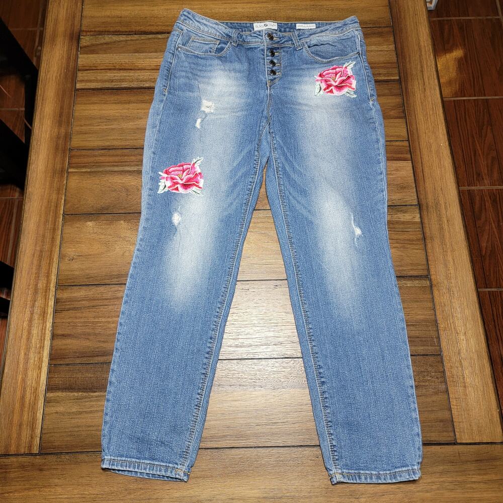 Black Daisy Jamie Relaxed Skinny Jeans w/ Rose Patches - Size 9/29 (Junior)